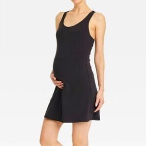 Sleeveless Midi Active Dress - Isabel
Maternity By Ingrid & Isabel™ Black L